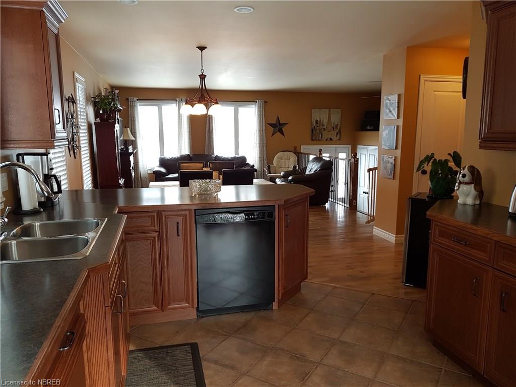 241 THELMA Avenue, North Bay, Ontario, Canada photo 3
