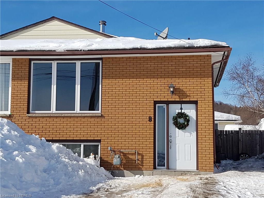 8 ELLENDALE Drive, North Bay, Ontario, Canada