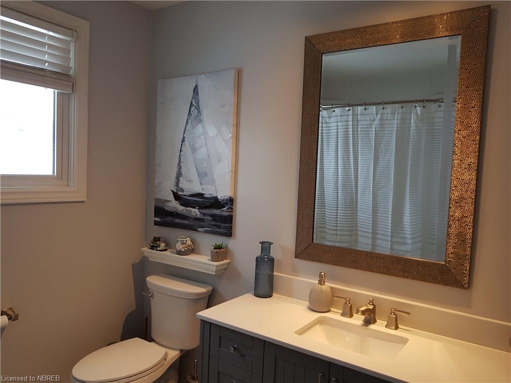 8 ELLENDALE Drive, North Bay, Ontario, Canada