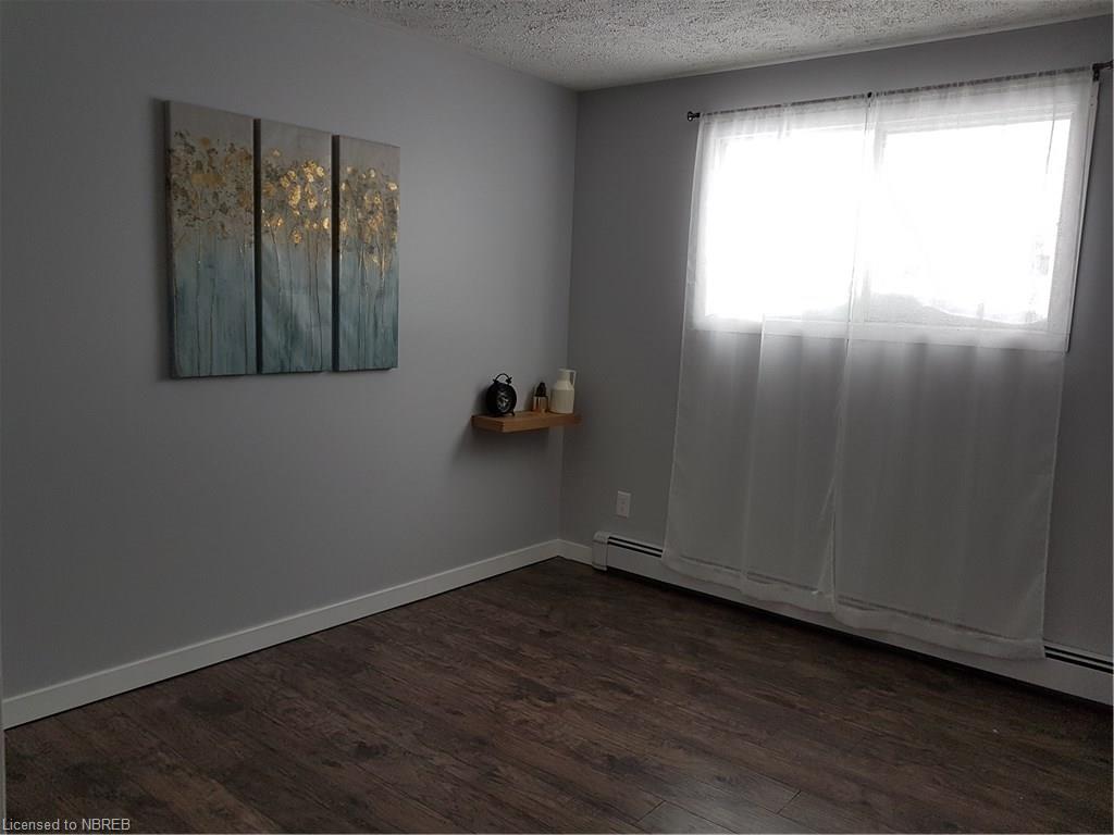 8 ELLENDALE Drive, North Bay, Ontario, Canada