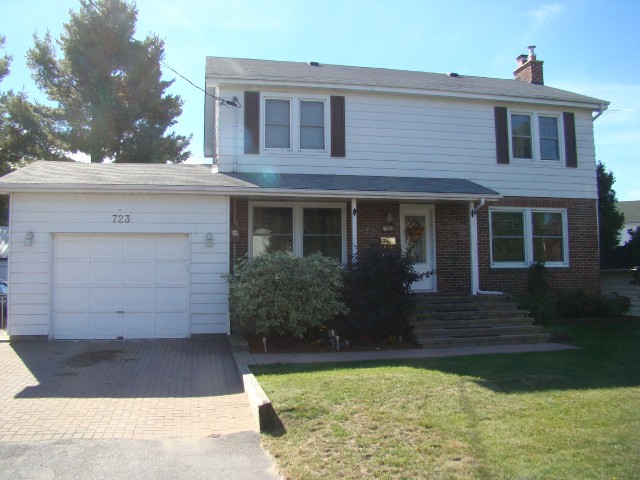 723 BLOEM ST, North Bay, Ontario, Canada