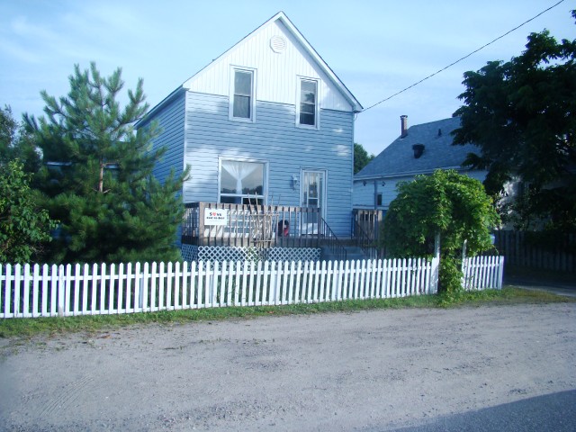 1093 BROOKES ST, North Bay, Ontario, Canada