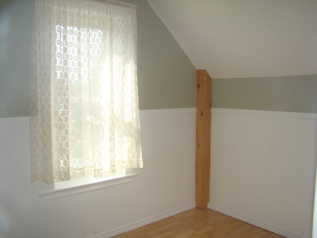 1093 BROOKES ST, North Bay, Ontario, Canada