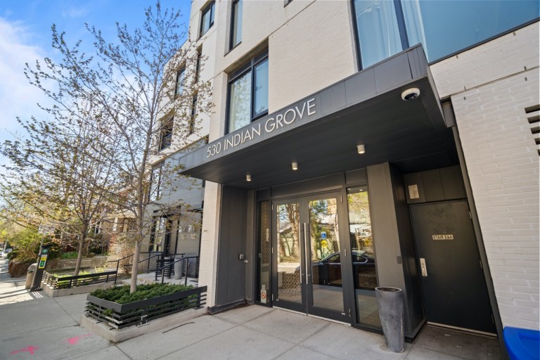 530 Indian Grove, Unit 706, Toronto, Ontario, Canada