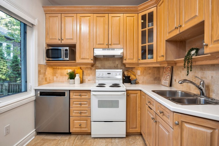 122 Colbeck Street, Toronto, Ontario, Canada photo 11