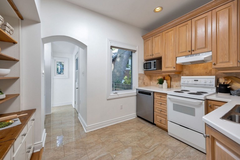122 Colbeck Street, Toronto, Ontario, Canada photo 10