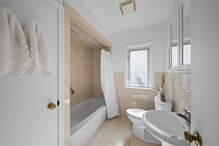 117 South Kingsway, Toronto, Ontario, Canada