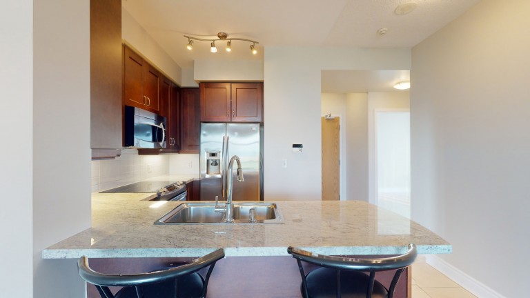1900 Lakeshore Boulevard West Blvd 707, Toronto, Ontario, Canada photo 5
