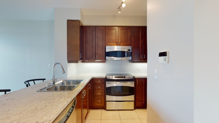 1900 Lakeshore Boulevard West Blvd 707, Toronto, Ontario, Canada photo 6