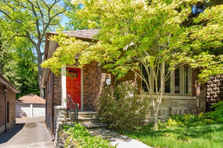 16 Halford Avenue, Toronto, Ontario, Canada photo 2