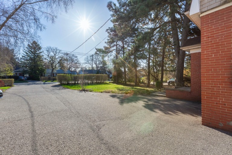 1372 Islington Avenue, Toronto, Ontario, Canada