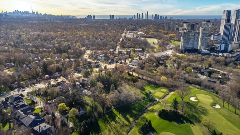 1372 Islington Avenue, Toronto, Ontario, Canada