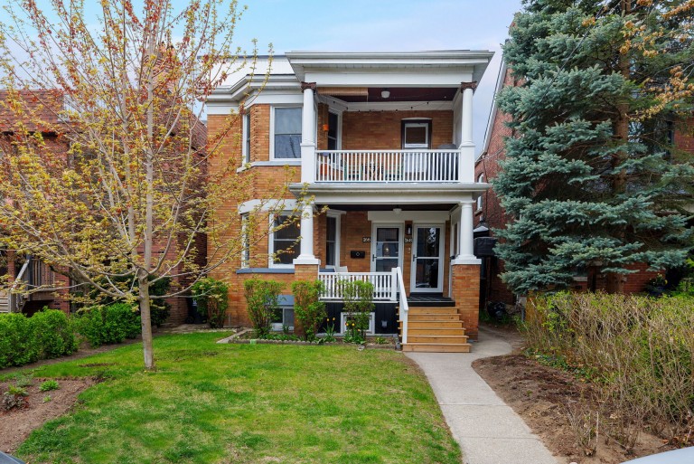 166 Quebec Avenue, Toronto, Ontario, Canada photo 2