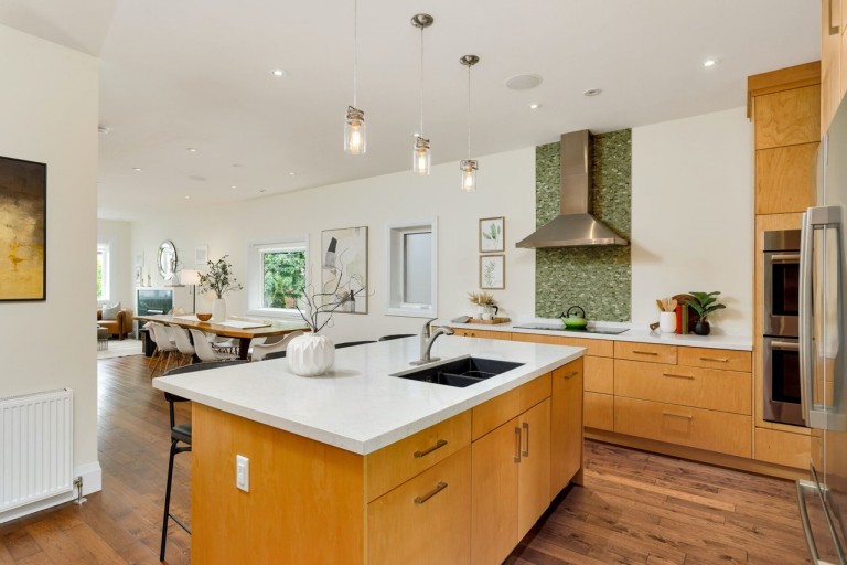 25 Mayfield Avenue, Toronto, Ontario, Canada photo 12