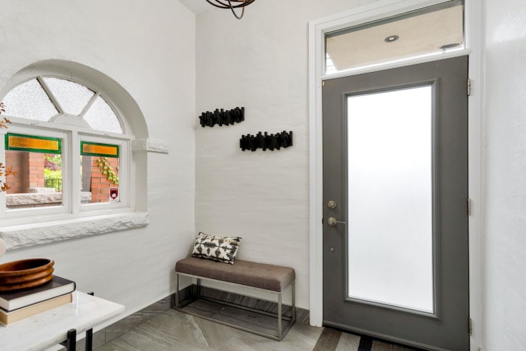 25 Mayfield Avenue, Toronto, Ontario, Canada photo 4