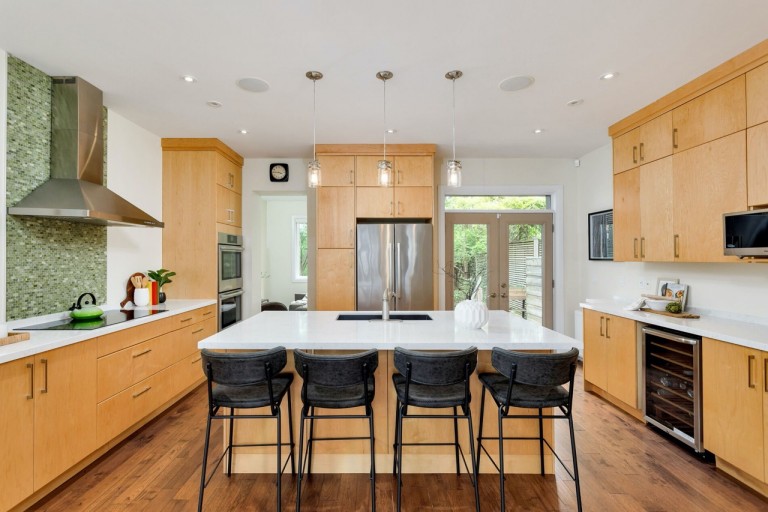 25 Mayfield Avenue, Toronto, Ontario, Canada photo 13