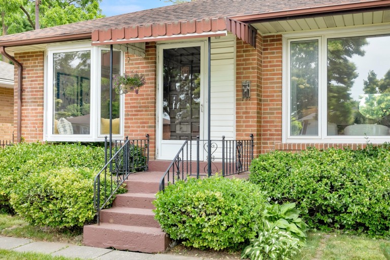 64 Mooreshead Drive, Toronto, Ontario, Canada photo 4