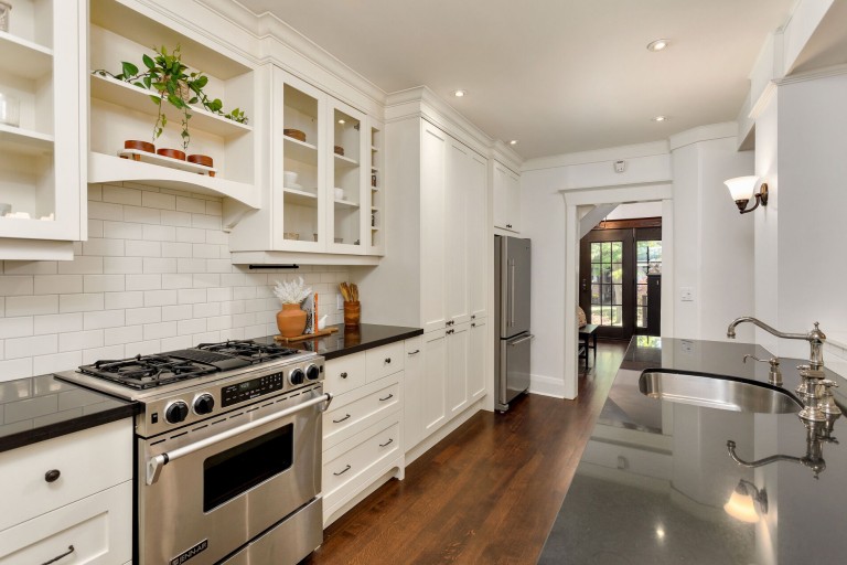 302 Garden Avenue, Toronto, Ontario, Canada photo 15