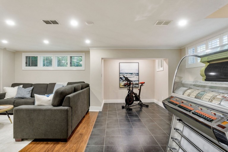 74 Humberview Road, Toronto, Ontario, Canada photo 35