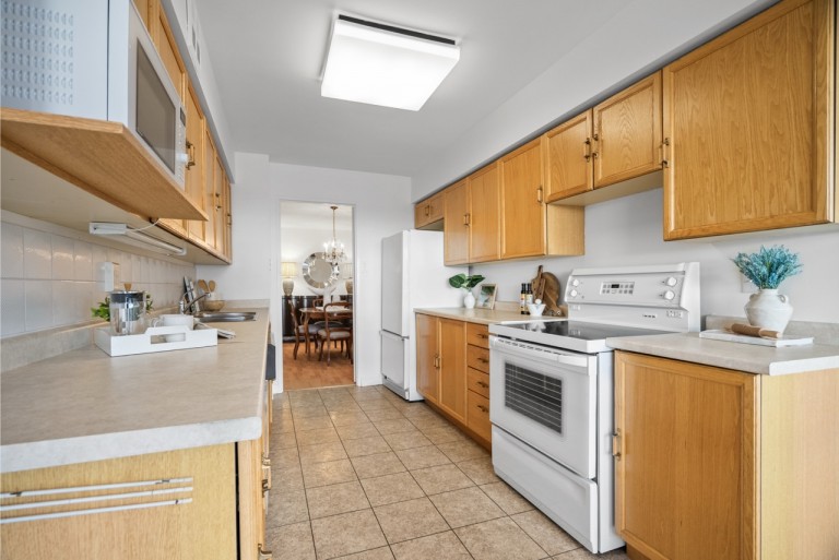 1300 Islington Avenue Unit 1604, Toronto, Ontario, Canada photo 11