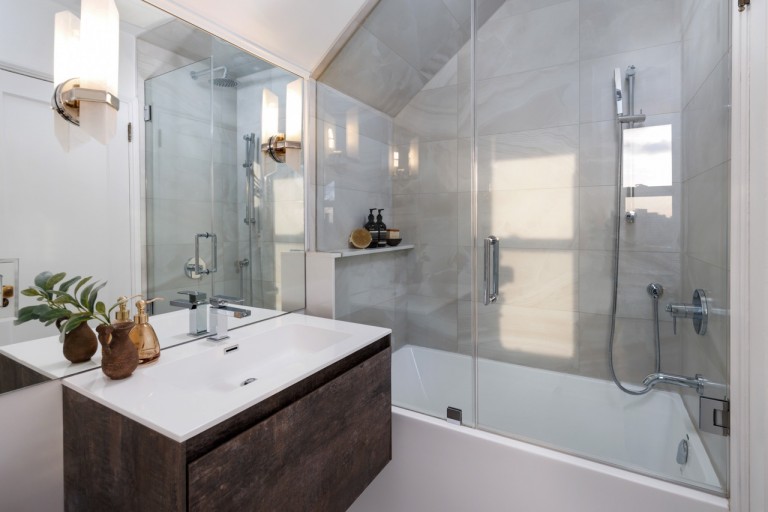 19 Halford Avenue, Toronto, Ontario, Canada photo 18