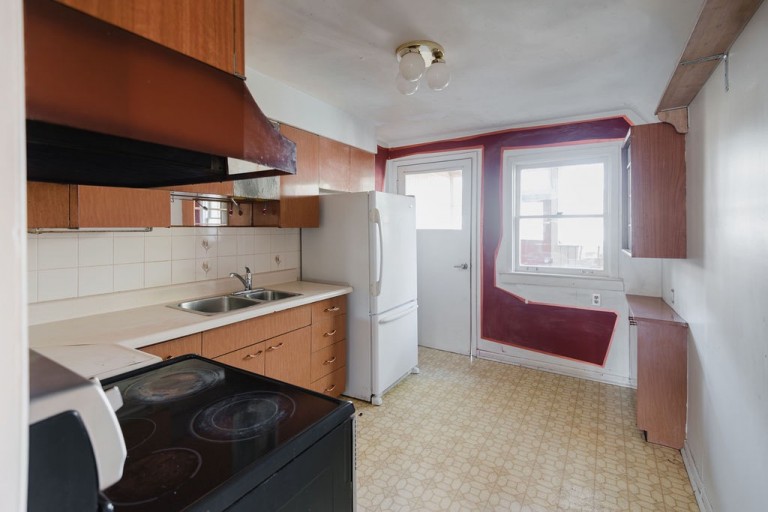 32 Radford Avenue, Toronto, Ontario, Canada photo 12