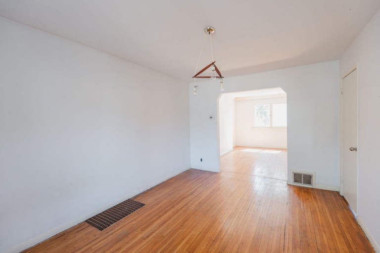 32 Radford Avenue, Toronto, Ontario, Canada photo 10