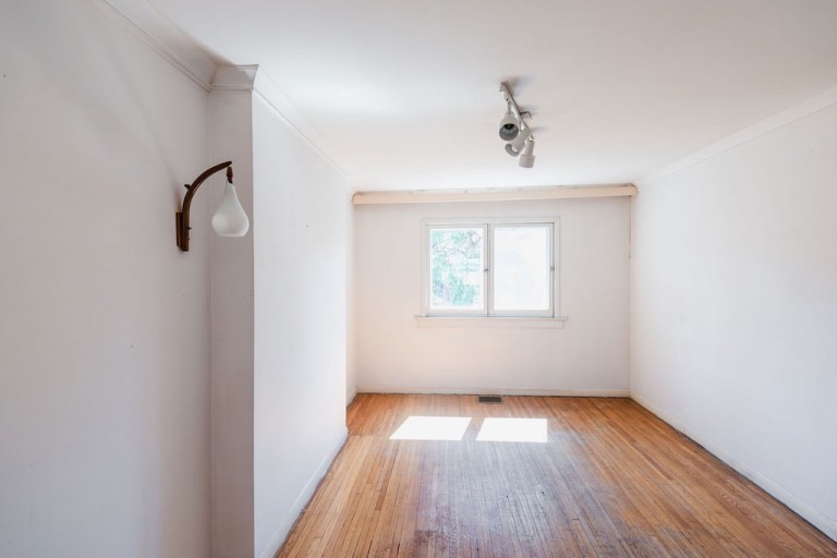 32 Radford Avenue, Toronto, Ontario, Canada photo 6