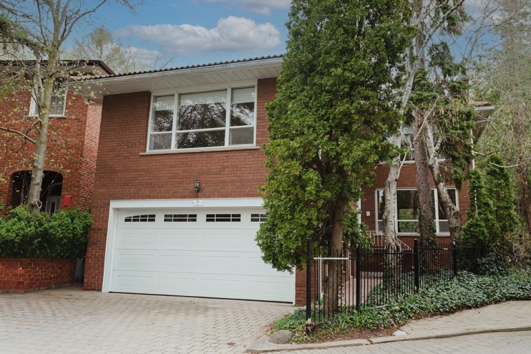 7 Innisfree Court, Toronto, Ontario, Canada photo 1