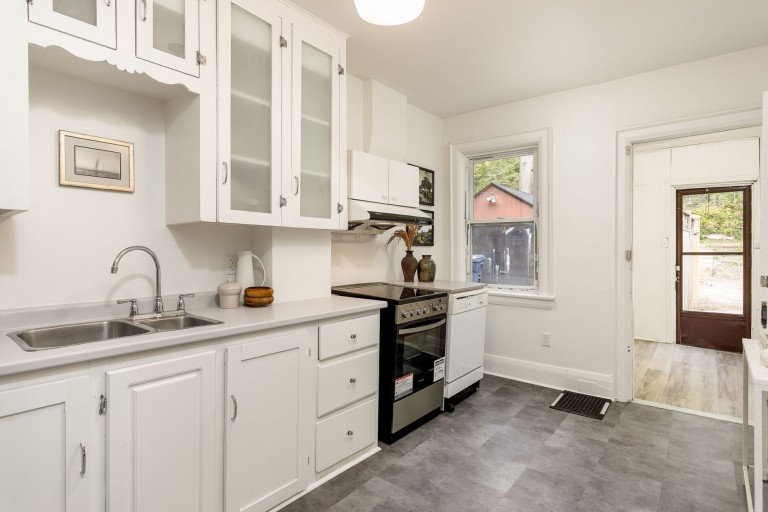 229 Clendenan Avenue, Toronto, Ontario, Canada photo 16