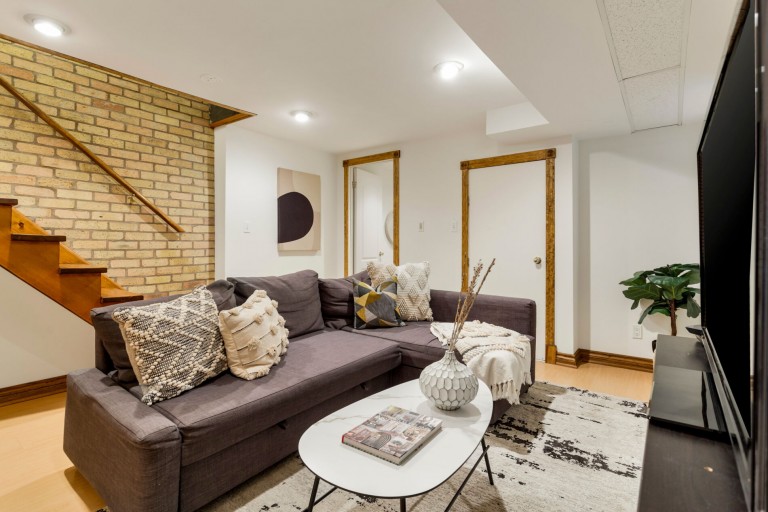 82 Howard Park Avenue, Toronto, Ontario, Canada photo 39