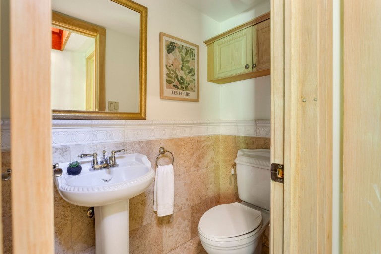 33 Halford Avenue, Toronto, Ontario, Canada photo 24