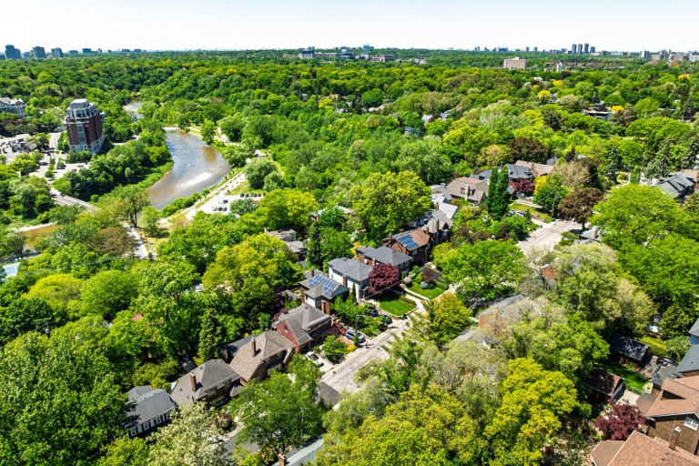 33 Halford Avenue, Toronto, Ontario, Canada photo 48