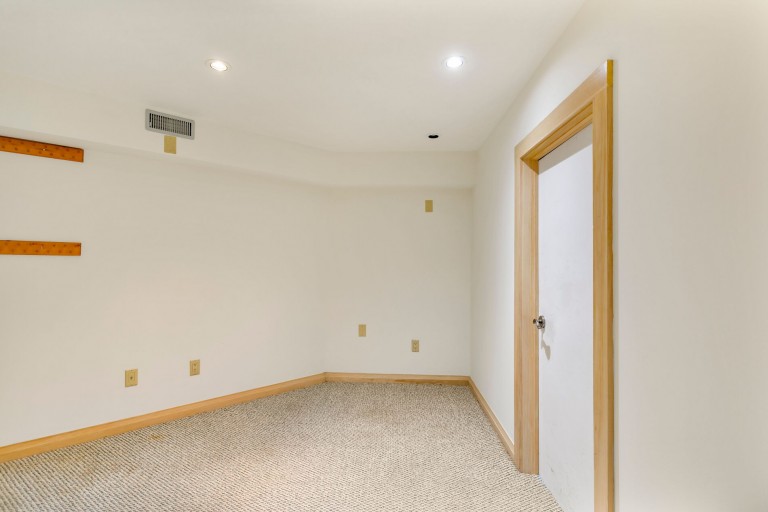 33 Halford Avenue, Toronto, Ontario, Canada photo 41