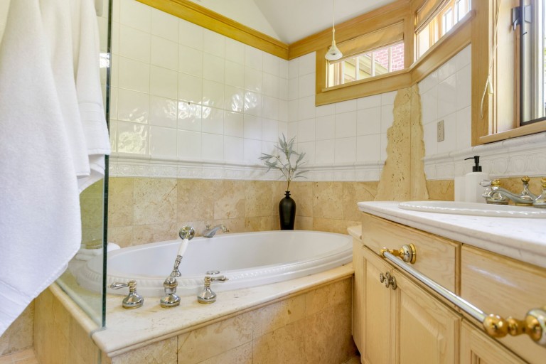 33 Halford Avenue, Toronto, Ontario, Canada photo 28