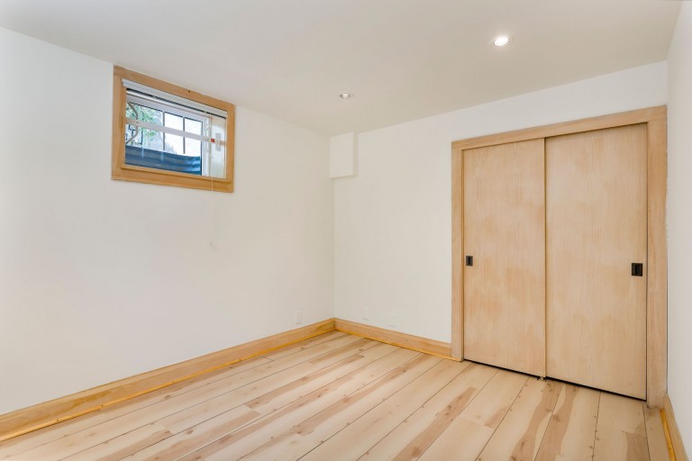 33 Halford Avenue, Toronto, Ontario, Canada photo 39