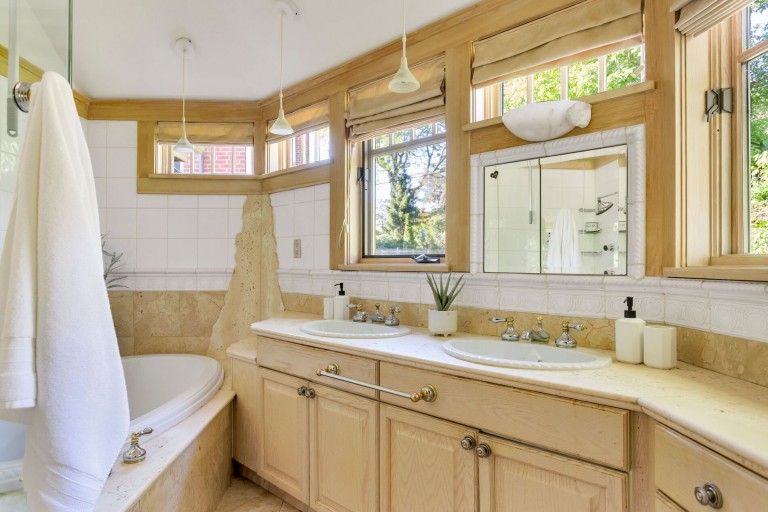 33 Halford Avenue, Toronto, Ontario, Canada photo 27