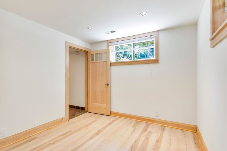 33 Halford Avenue, Toronto, Ontario, Canada photo 40
