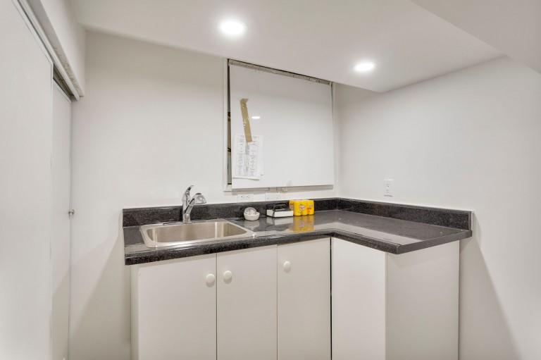 33 Halford Avenue, Toronto, Ontario, Canada photo 39