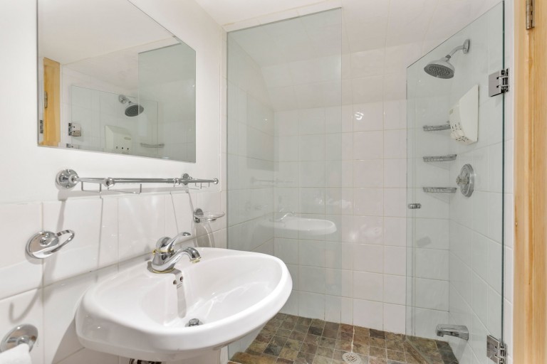 33 Halford Avenue, Toronto, Ontario, Canada photo 40
