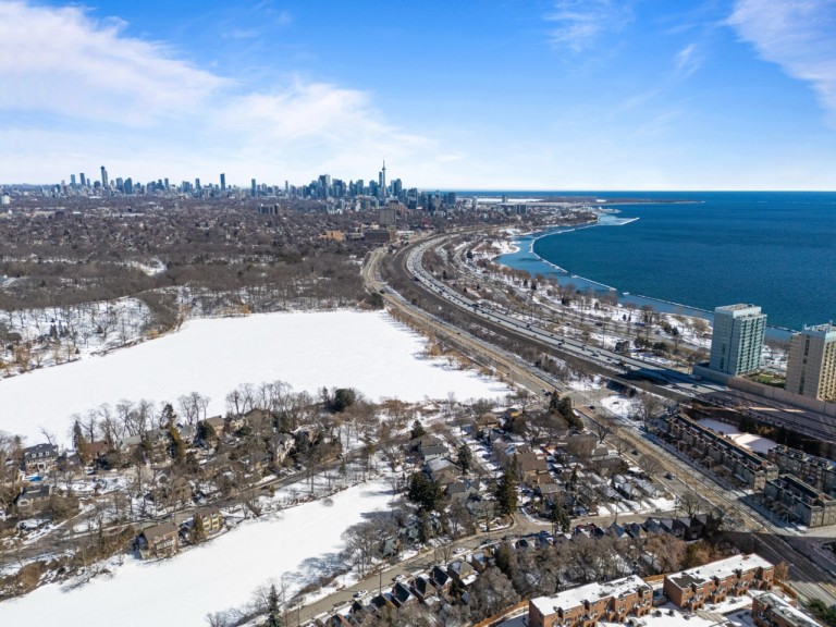 24 Southport Street #752, Toronto, Ontario, Canada photo 47