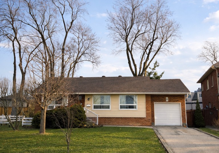 9 Camborne Avenue, Toronto, Ontario, Canada photo 1