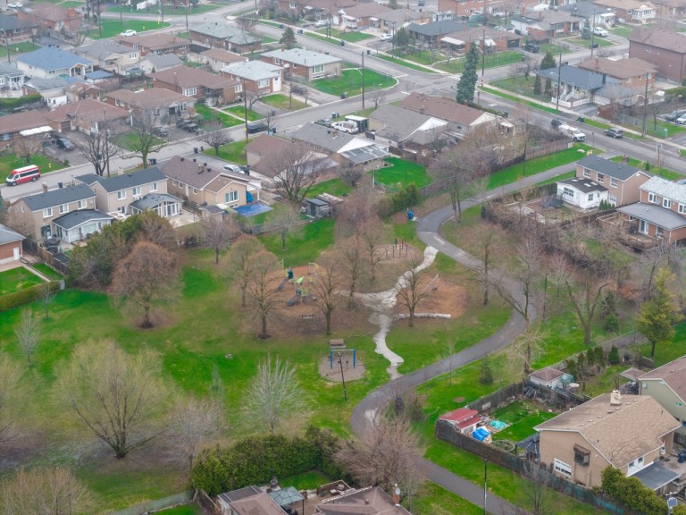 9 Camborne Avenue, Toronto, Ontario, Canada photo 44