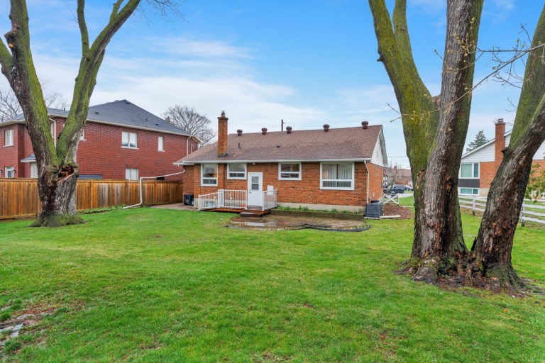 9 Camborne Avenue, Toronto, Ontario, Canada photo 40