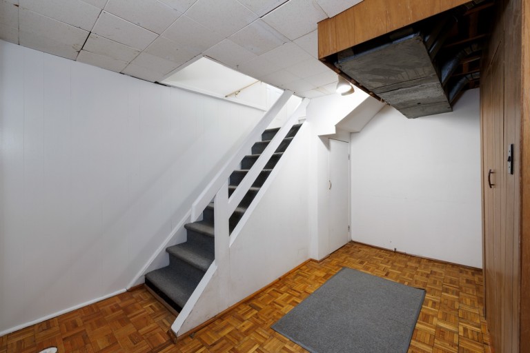 9 Camborne Avenue, Toronto, Ontario, Canada photo 33