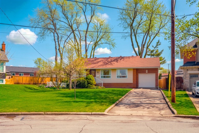 9 Camborne Avenue, Toronto, Ontario, Canada photo 1