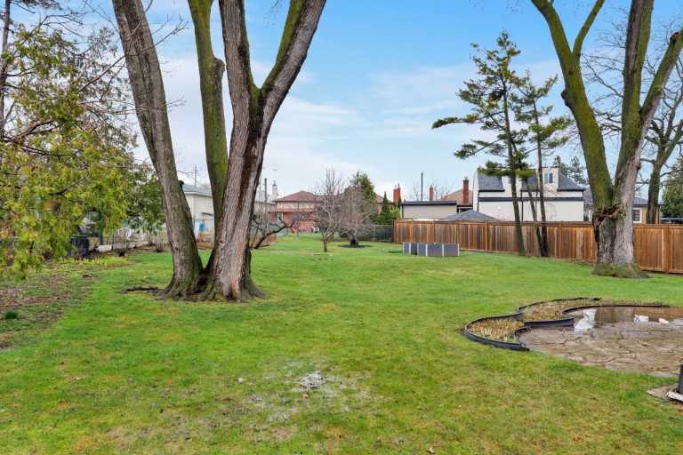 9 Camborne Avenue, Toronto, Ontario, Canada photo 42