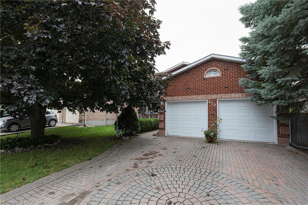679 PARKSIDE Crescent, Kingston, Ontario, Canada