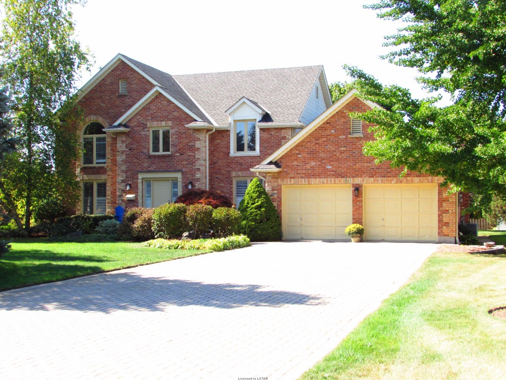 2 CALDWELL PL, London Ontario, Canada