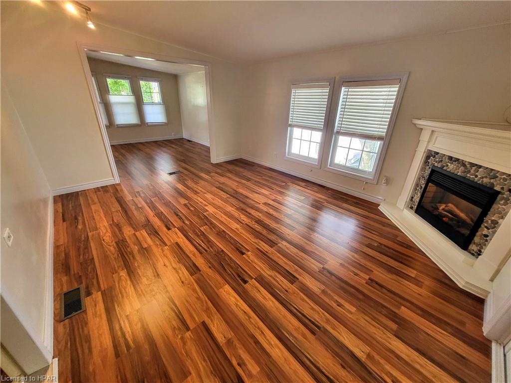 77307 BLUEWATER Highway Unit# 8, Bayfield, Ontario, Canada